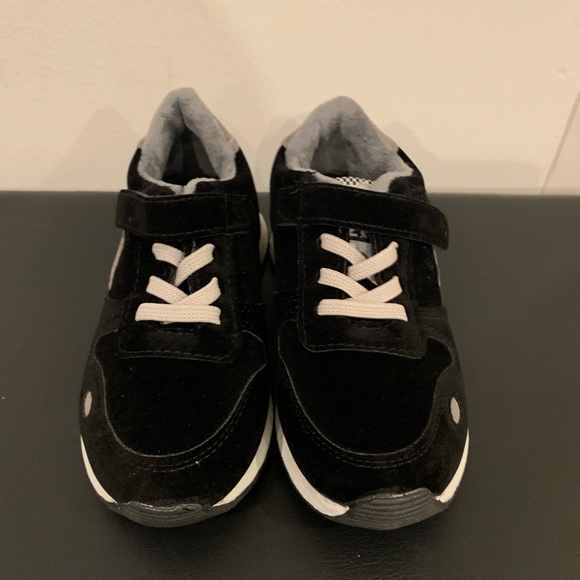 Kids sneakers shoes brand new - Picture 4 of 8